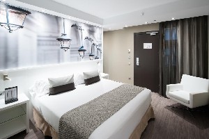 Hotel CATALONIA AVINYO wakacje