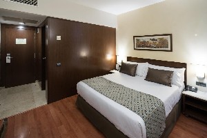 Hotel CATALONIA BORN wakacje