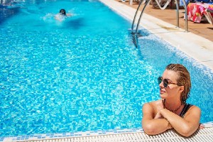 relaks na basenie