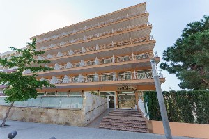 Hotel Checkin Catalonia - pohled na budovu