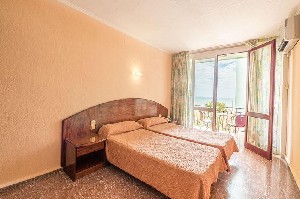 Hotel CHECKIN GARBI wakacje