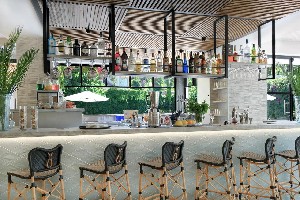 Restaurant/bars