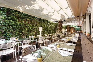 Restaurant/bars