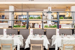restaurant/bar
