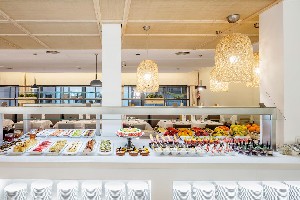 restaurant/bar