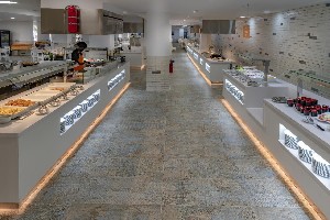 Restaurant/bars