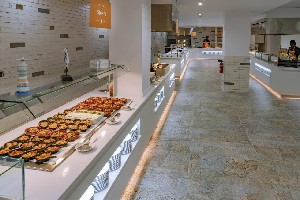 Restaurant/bars