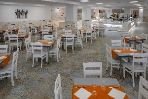 Restaurant/bars