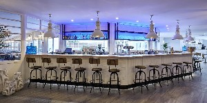 bar