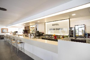 Restaurant/bars