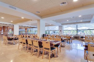 Restaurant/bars