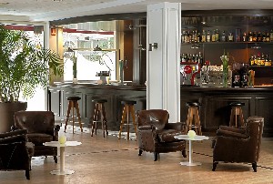 bar