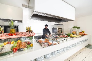 Restaurant Buffet Show Cooking