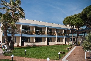 Hotel Amaraigua - pohled na budovu