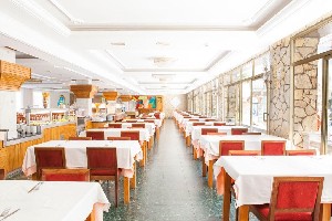 Restaurant/bars