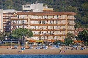 Hotel Rosa Nautica - pohled na budovu