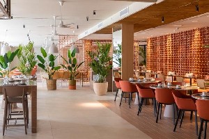 Restaurant/bars