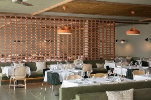 Restaurant/bars