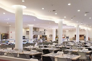 Restaurant/bars