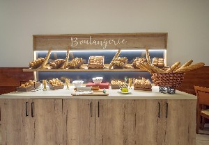 Restaurant/bars