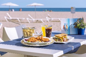 Snack Lounge Bar