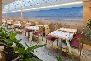 Restaurant/bars