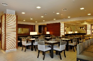 restaurant/bar