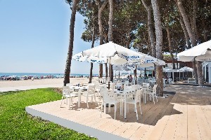 Restaurant/bars