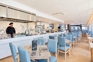 Restaurant/bars