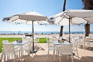 Restaurant/bars