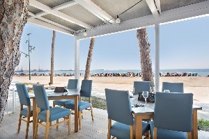 Restaurant/bars