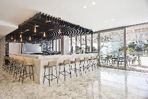 bar