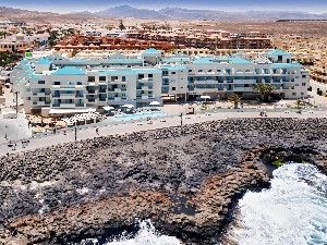 Pohled na hotel a okolí