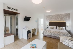 Hotel ARENA SUITE wakacje