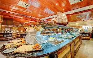 Restaurant/bars