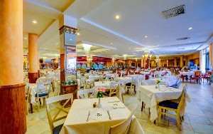 Restaurant/bars