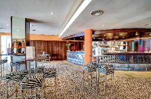 bar