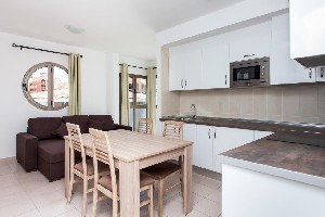 Pokój dzienny z aneskem kuchennym