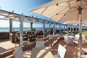 Pool Bar