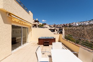 One bedroom with jacuzzi