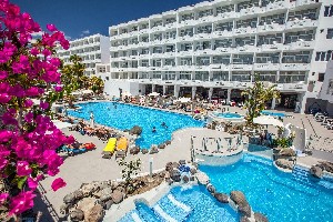 Hotel s bazénem