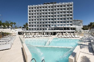 Hotel s bazénem