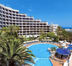 Hotel s bazénem