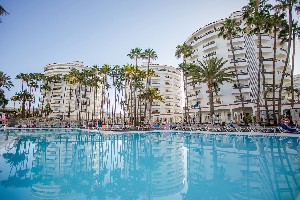 Hotel s bazénem