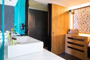 bath and wardrobe
