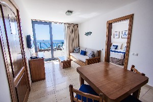 Classic One Bedroom Apartment Sea View