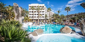 Hotel s bazénem
