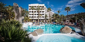 Hotel s bazénem