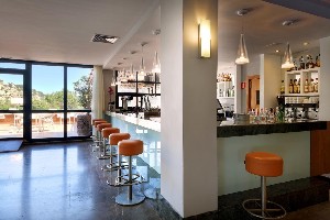 Restaurant/bars