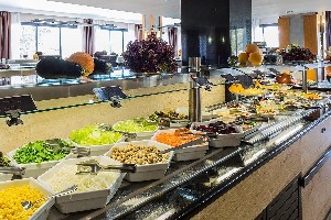 Restaurant/bars